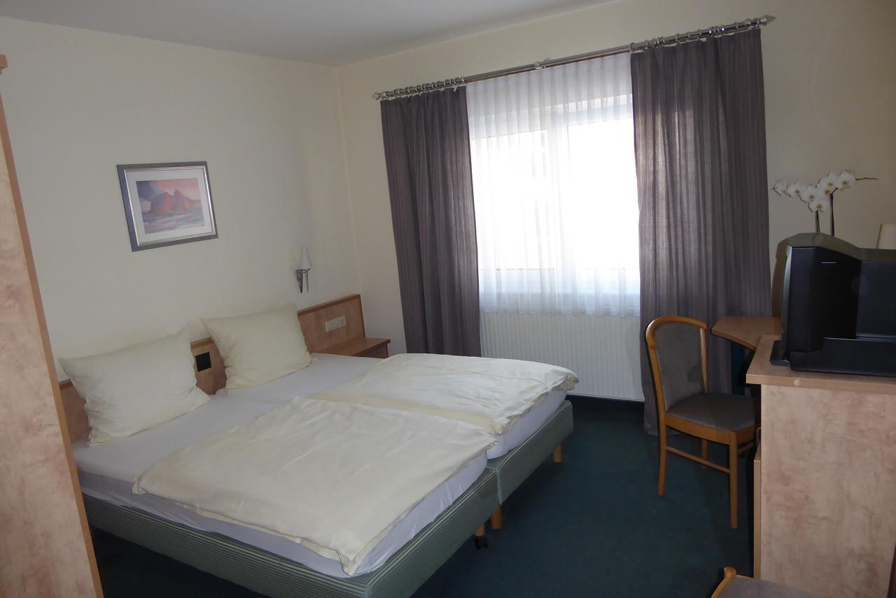 Hotel Ring Park Buchen  Exterior foto
