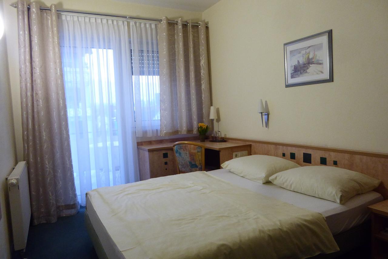 Hotel Ring Park Buchen  Exterior foto
