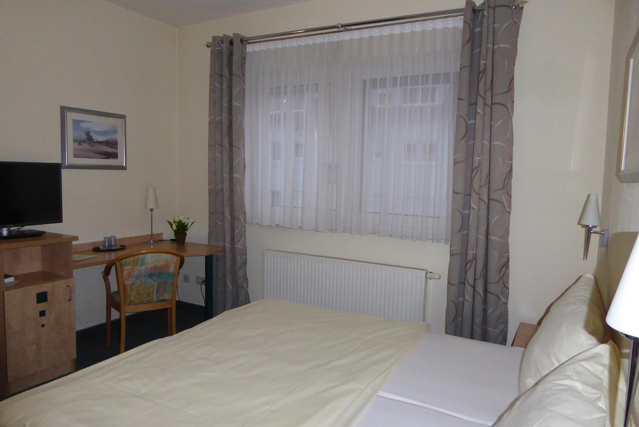 Hotel Ring Park Buchen  Exterior foto