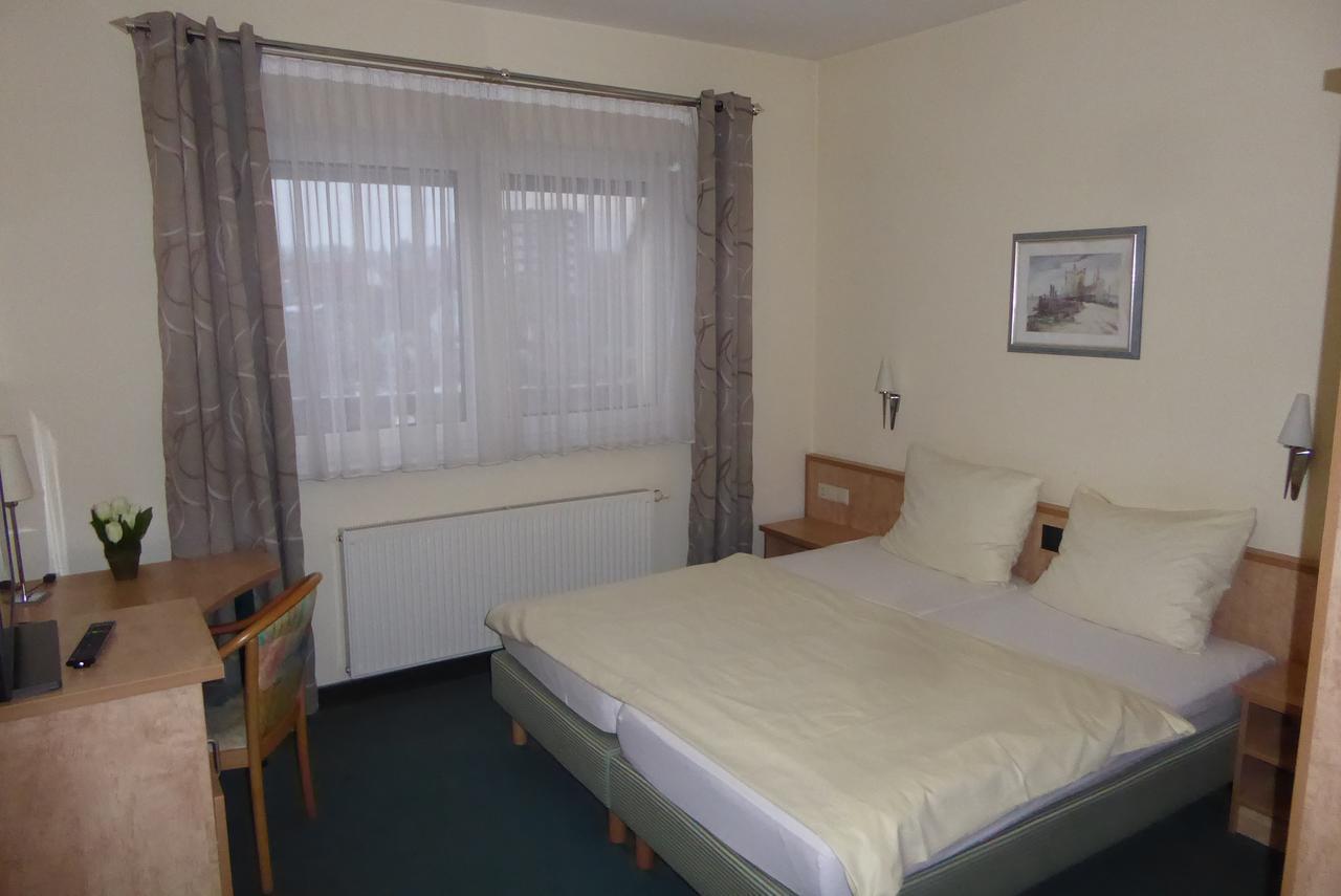 Hotel Ring Park Buchen  Exterior foto