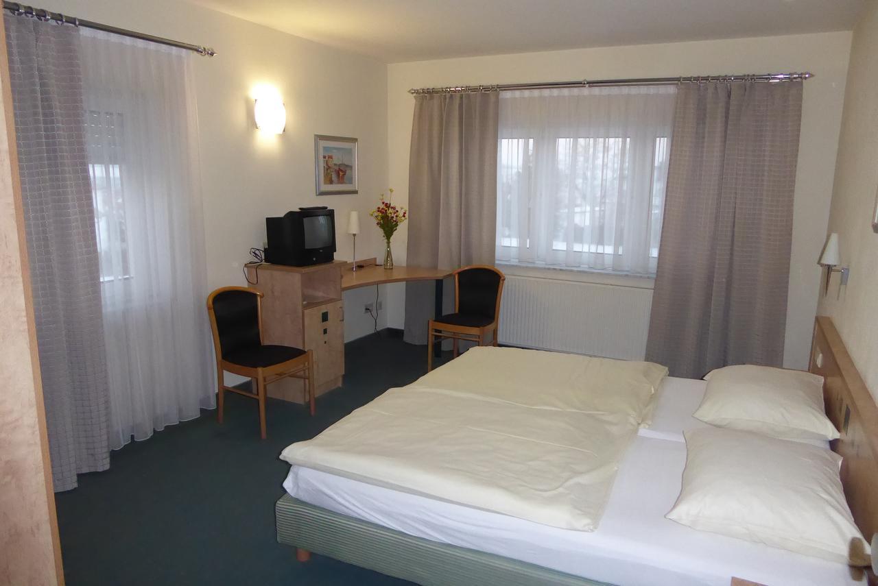 Hotel Ring Park Buchen  Exterior foto
